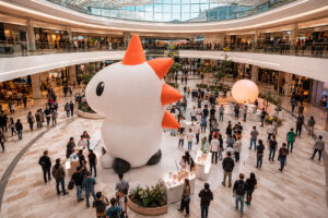 Estrategia promocional para aumentar el tráfico hacia una tienda en un centro comercial